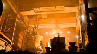 Ikki dona tirnoqli kranni krujka bilan